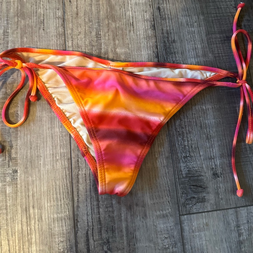 LULI Fama orange bikini bottoms sz Med